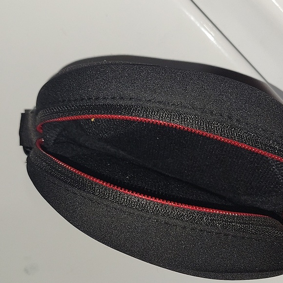 Beats Headphone Case - Picture 4 of 4